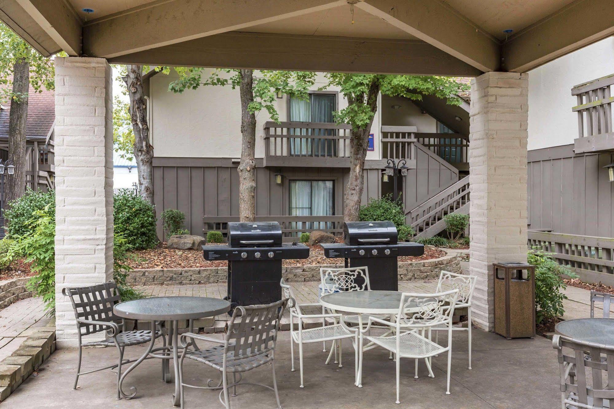 Mainstay Suites Springfield South - Battlefield Rd Zewnętrze zdjęcie